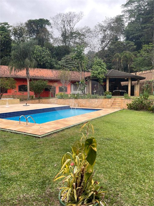 Casa à venda ou para alugar com 4 suítes no condomínio Alpes da Cantareira, Mairiporã - SP