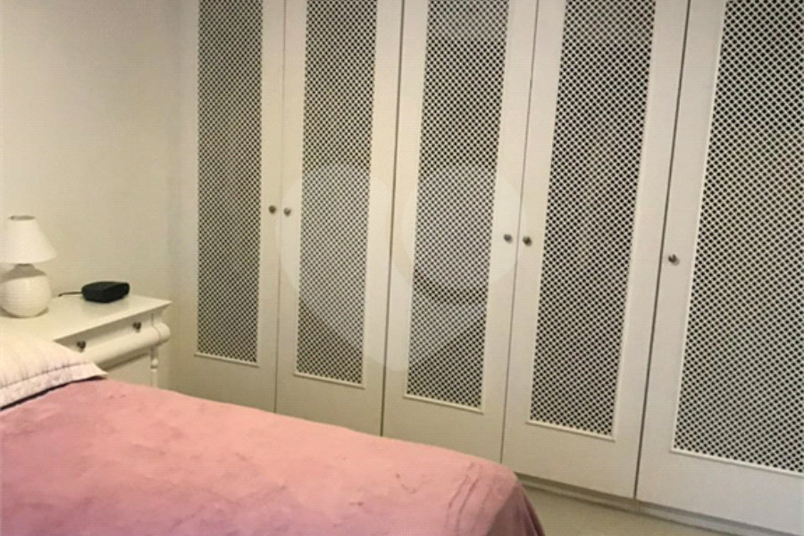 Apartamento à venda com 3 suítes em Enseada, Guarujá, SP