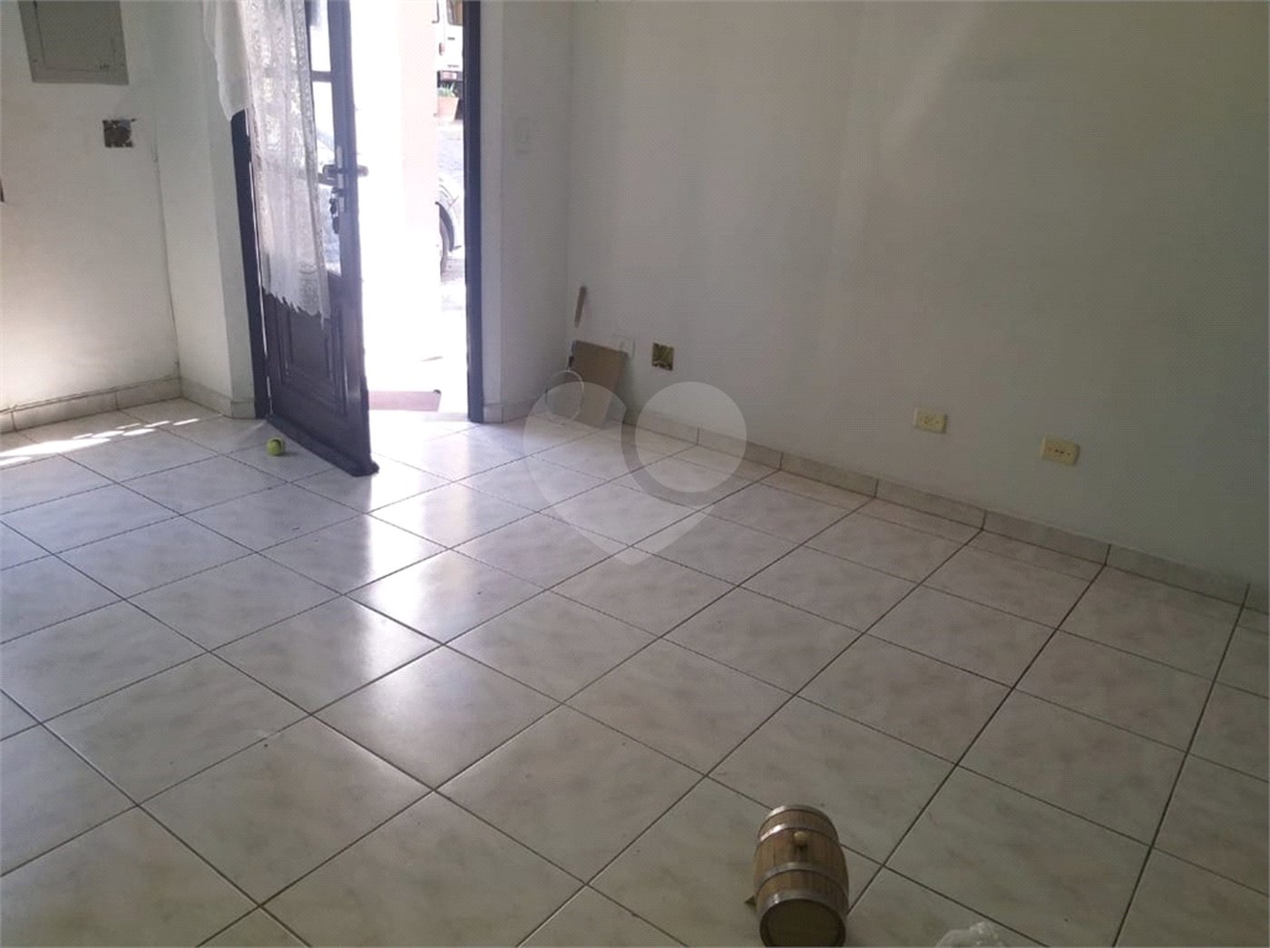 Casa à venda com 3 quartos, sendo 1 suíte, no condomínio Primavera, São Paulo - SP