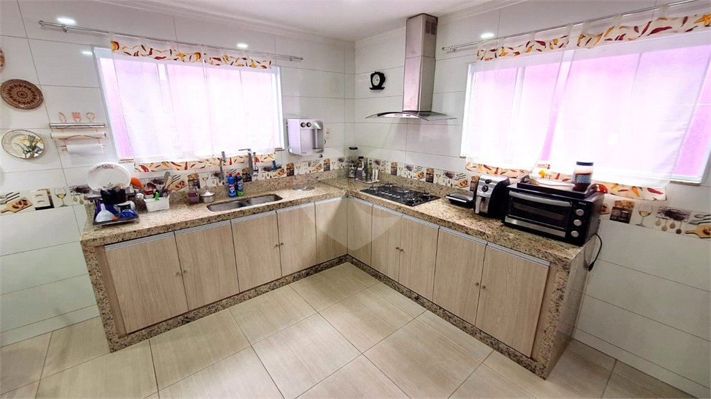 Casa à venda com 3 quartos, sendo 2 suítes, no condomínio Residencial West Green, Rio de Janeiro - RJ