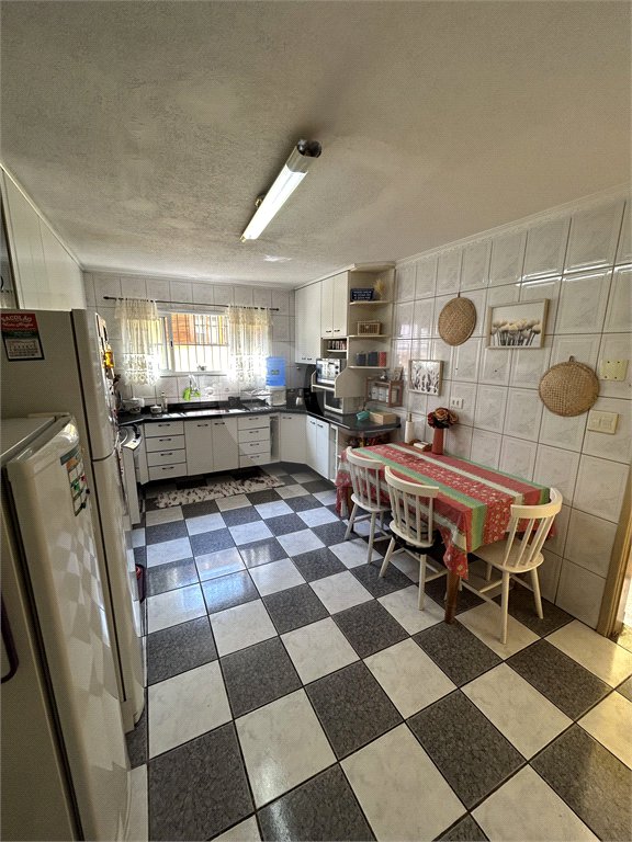 Sobrado à venda com 3 quartos em Jardim Santo Antoninho, São Paulo, SP