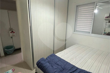 Casa à venda com 3 quartos, sendo 1 suíte, no condomínio Vila das Cores, São Paulo - SP