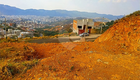 Terreno à venda em Jardim Bandeirantes, Poços de Caldas, MG