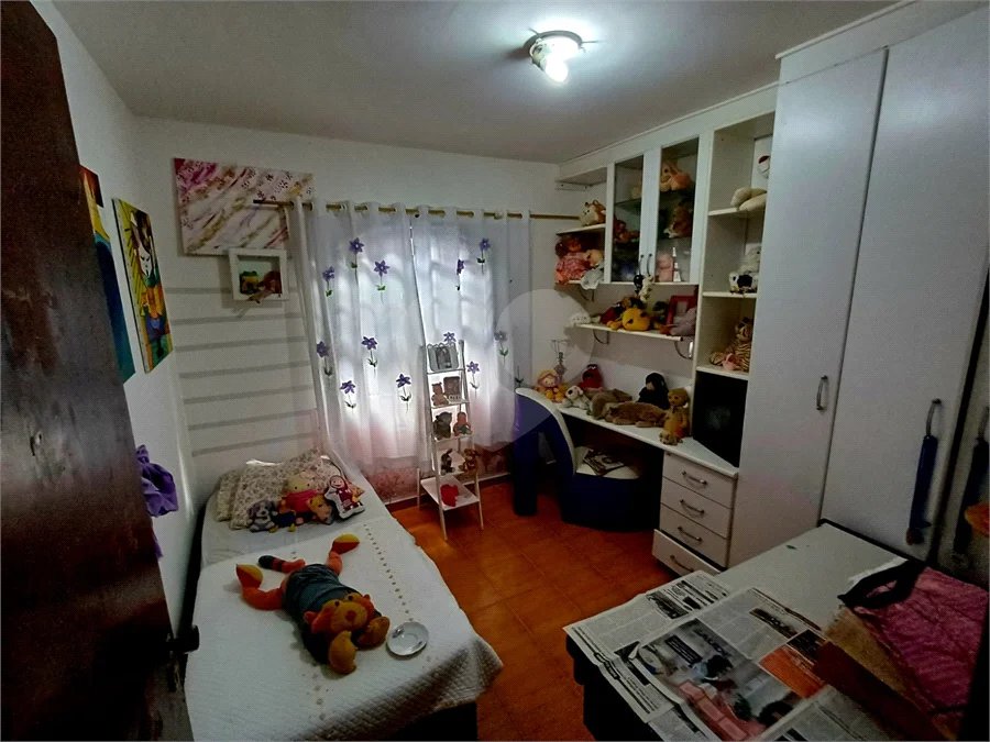 Casa à venda em Atibaia com 5 dormitórios (1 suíte), piscina e área gourmet, 2 vagas garagem, avalia permuta e financiamento
