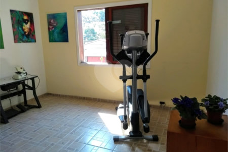 Sobrado à venda com 4 quartos, sendo 1 suíte, em Indianópolis, São Paulo, SP