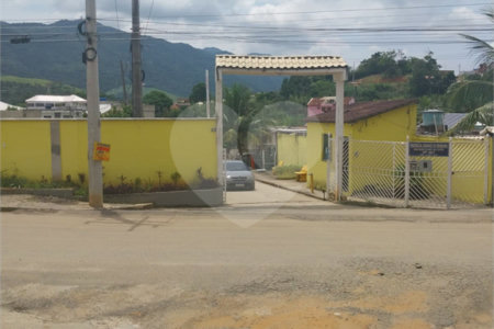 Casa à venda com 4 quartos, sendo 1 suíte, no condomínio Gramado do Mendanha, Rio de Janeiro - RJ