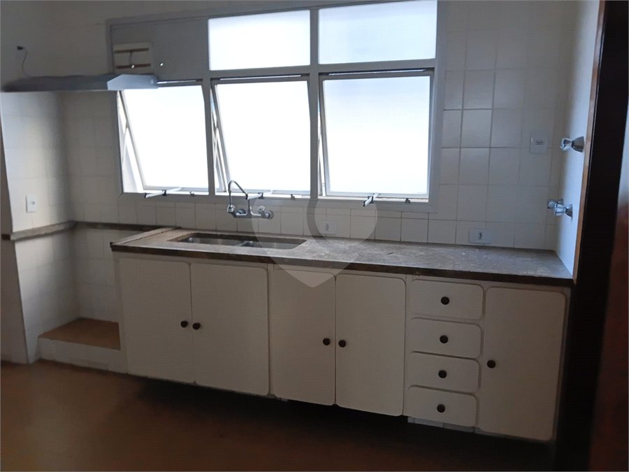 Apartamento à venda com 3 quartos, sendo 1 suíte,  em Higienópolis, São Paulo, SP