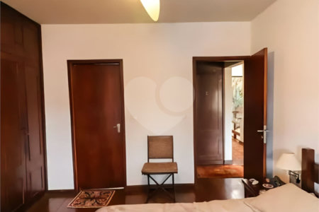 Sobrado à venda com 3 quartos, sendo 1 suíte,  em Vila Universitária, São Paulo, SP