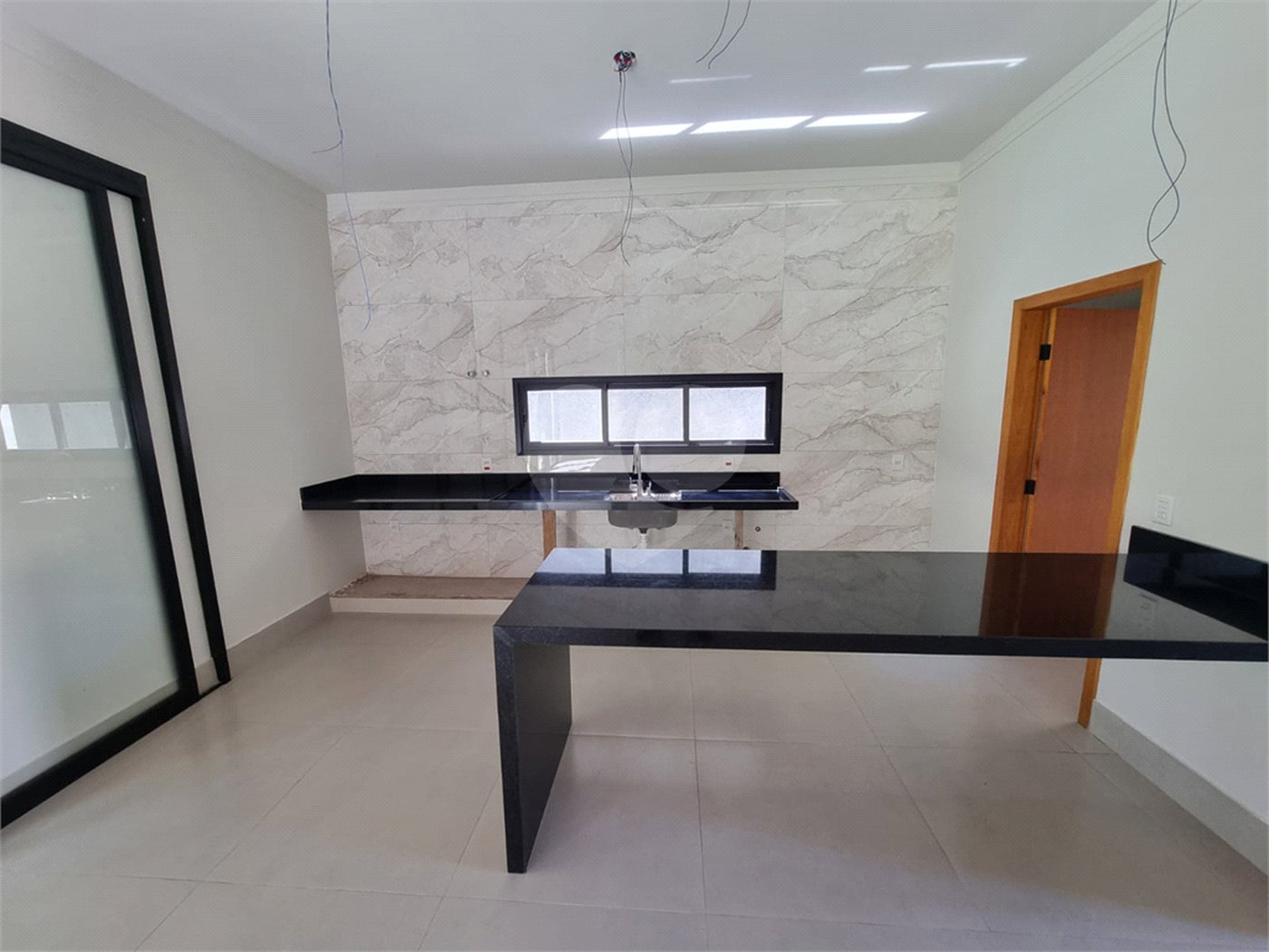 Casa à venda com 3 suítes no condomínio Terras de Santa Teresa, Itupeva - SP