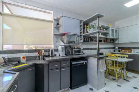 Casa à venda com 3 quartos, sendo 1 suíte, em Alto da Boa Vista, São Paulo, SP