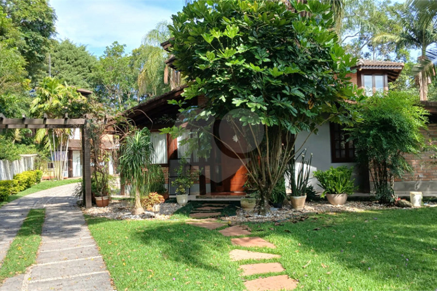 Casa à venda com 4 suítes no condomínio Sausalito, Mairiporã - SP