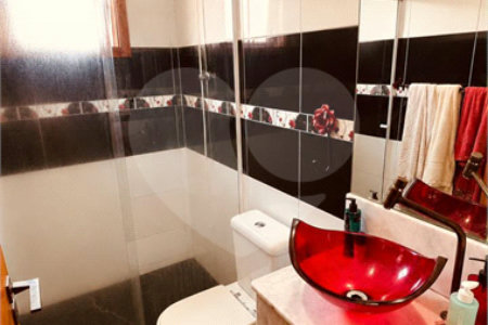 Sobrado à venda com 3 quartos, sendo 1 suíte, em Chácara Recanto Verde, Cotia, SP
