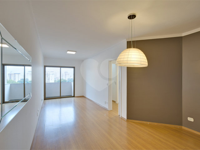 Apartamento à venda com 3 quartos, sendo 1 suíte,  em Alto da Boa Vista, São Paulo, SP
