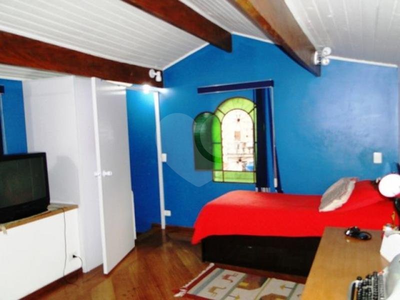 Sobrado à venda com 8 quartos, sendo 2 suítes,  em Santana, São Paulo, SP