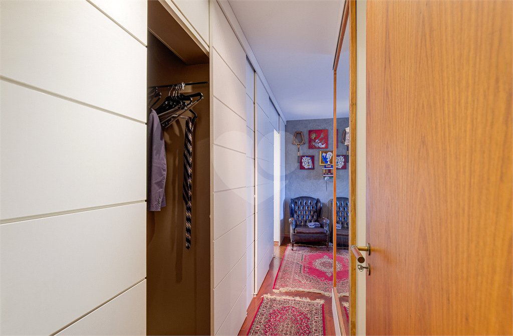 Apartamento à venda com 3 suítes em Campo Belo, São Paulo, SP