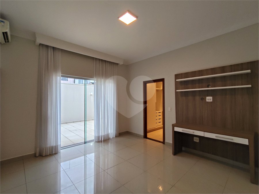Sobrado à venda com 3 quartos, sendo 2 suítes, em Jardim Itália, Itapetininga, SP