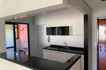 Apartamento à venda com 3 quartos, sendo 1 suíte,  em Vila Andrade, São Paulo, SP