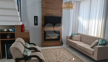 Casa à venda com 3 suítes no condomínio Granja Deolinda, Sorocaba - SP