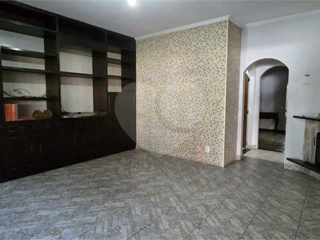 Casa à venda com 3 quartos, sendo 1 suíte,  em Morumbi, São Paulo, SP