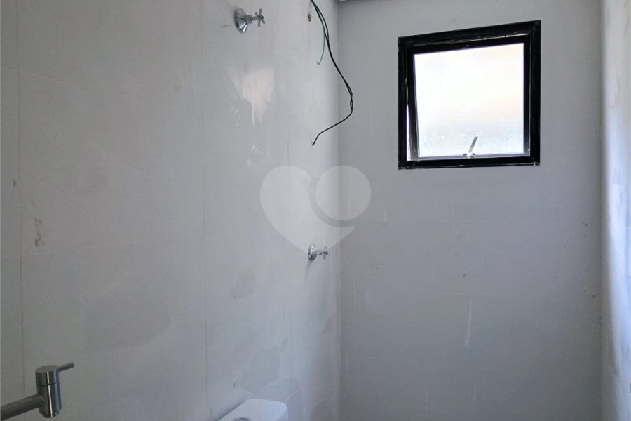 Casa à venda com 2 quartos no condomínio Vila Davos 2, São Paulo - SP