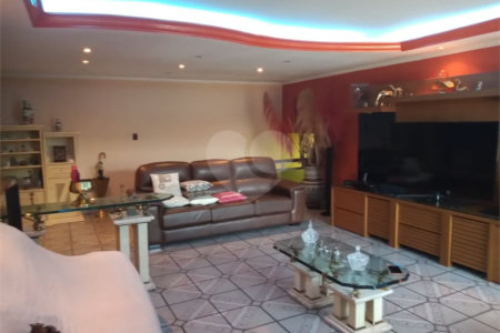 Casa à venda com 4 quartos, sendo 1 suíte,  em Vila Maria Baixa, São Paulo, SP