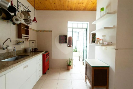 Casa Térrea à venda com 1 suíte em Vila Romana, São Paulo, SP