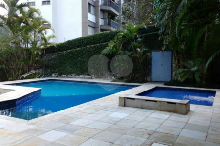 Apartamento à venda com 4 quartos, sendo 3 suítes, em Vila Andrade, São Paulo, SP