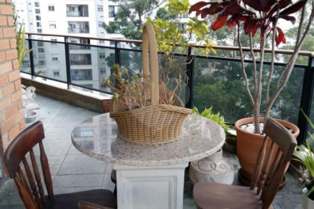 Apartamento à venda com 3 quartos, sendo 2 suítes, em Jardim Parque Morumbi, São Paulo, SP
