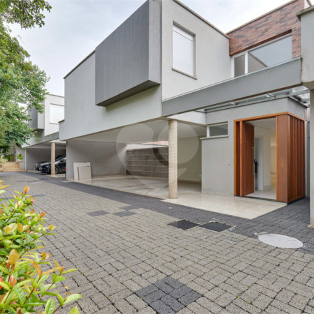 Casa à venda com 4 suítes no condomínio Gaia, São Paulo - SP