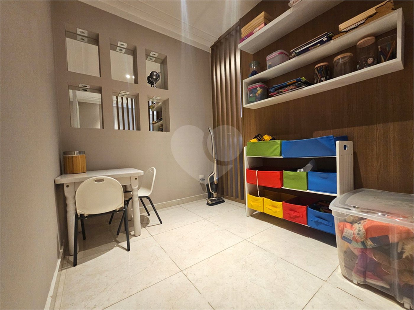 Apartamento à venda com 3 quartos, sendo 1 suíte, em Vila Regente Feijó, São Paulo, SP