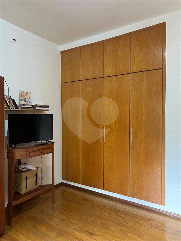 Casa à venda com 3 quartos, sendo 1 suíte, em Vila Mariana, São Paulo, SP