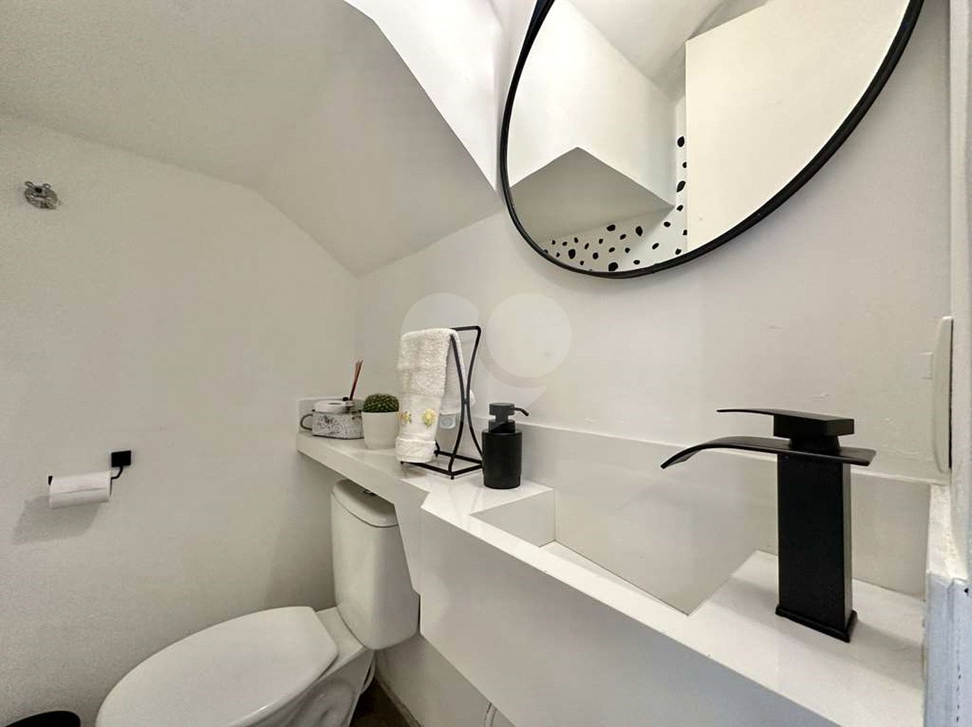 Casa à venda com 3 quartos, sendo 1 suíte, no condomínio Villaggio Viana, Cotia - SP