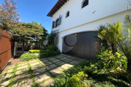 Casa à venda com 5 quartos, sendo 4 suítes, em Parque Maria Helena, São Paulo, SP