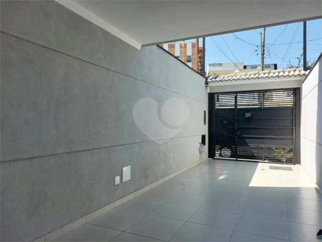 Casa à venda com 3 quartos, sendo 1 suíte,  no condomínio Professora Romilde Nogueira de Sá, São Paulo - SP