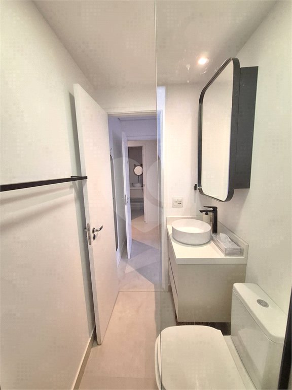 Apartamento à venda com 3 quartos, sendo 1 suíte,  em Vila Andrade, São Paulo, SP