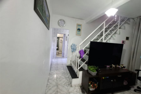 Sobrado à venda com 3 quartos, sendo 1 suíte, em Jardim Recanto Verde, São Paulo, SP