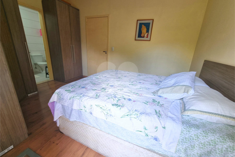 Casa à venda com 3 quartos, sendo 1 suíte, no condomínio Village St. Louis, São Paulo - SP