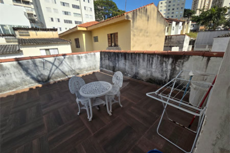 Sobrado à venda ou para alugar com 6 quartos, sendo 2 suítes, em Santana, São Paulo, SP