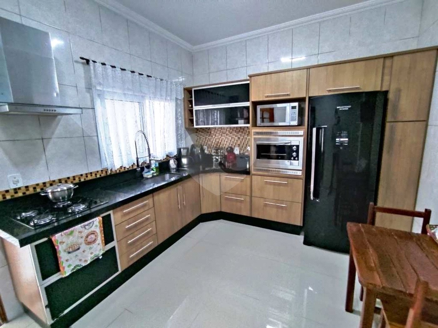 Sobrado à venda com 3 quartos, sendo 1 suíte,  em Vila Nova Aparecida, Mogi das Cruzes, SP