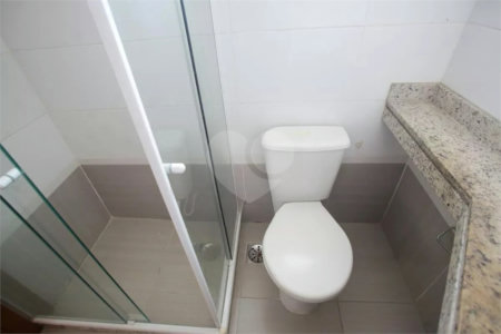 Casa à venda com 4 quartos, sendo 3 suítes, no condomínio Lícia de Alvarenga, Rio de Janeiro - RJ