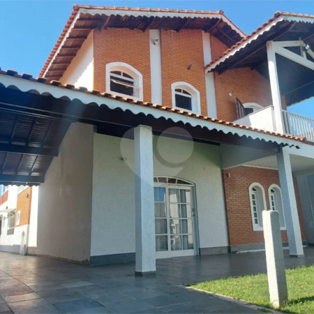 Sobrado à venda ou para alugar com 4 suítes em Balneário Arpoador, Peruíbe, SP