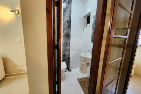 Casa à venda com 4 quartos, sendo 3 suítes,  em Vila Rosália, Guarulhos, SP