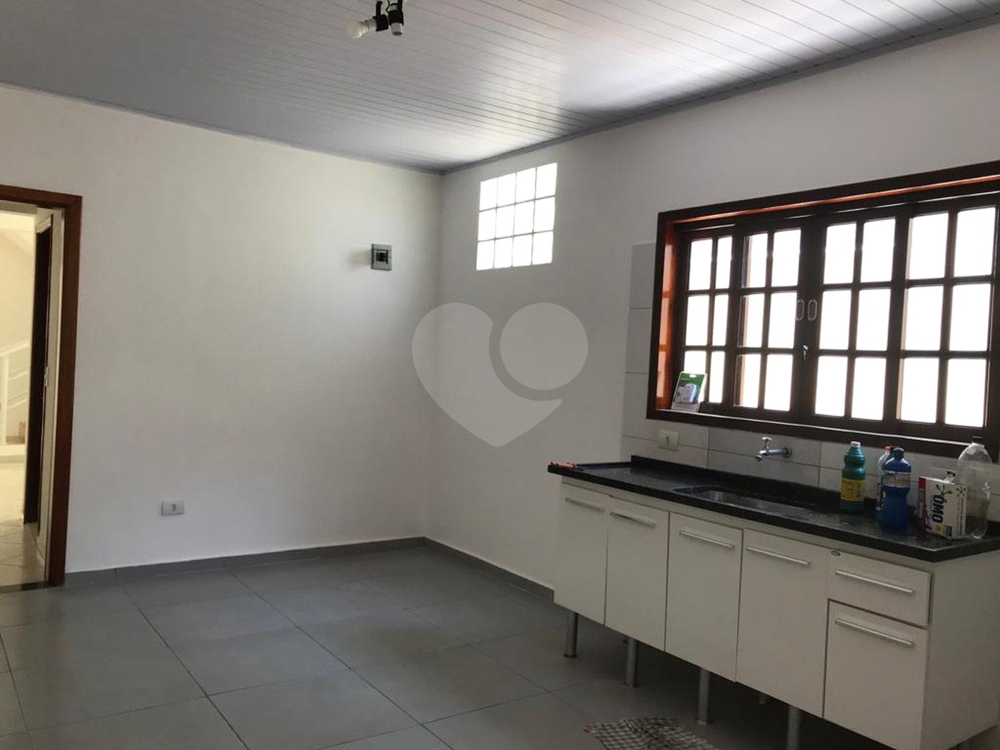 Casa à venda com 2 quartos, sendo 1 suíte, em Loteamento Residencial Vista Linda, São José dos Campos, SP