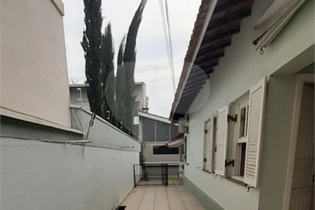 Casa à venda com 5 quartos, sendo 1 suíte, no Centro, Bom Jesus dos Perdões, SP