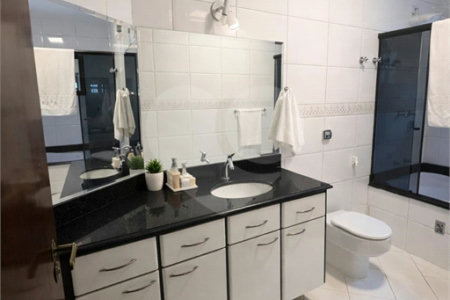 Casa à venda com 4 quartos, sendo 1 suíte, em City Bussocaba, Osasco, SP