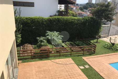 Sobrado à venda com 5 quartos, sendo 1 suíte, em Jardim São Bento, São Paulo, SP