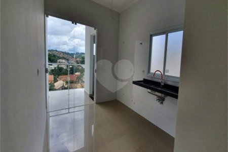 Casa à venda com 3 quartos, sendo 1 suíte, em Vila Santa Rosália, São Roque, SP
