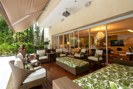 Casa à venda com 5 suítes em Jardim Cordeiro, São Paulo, SP
