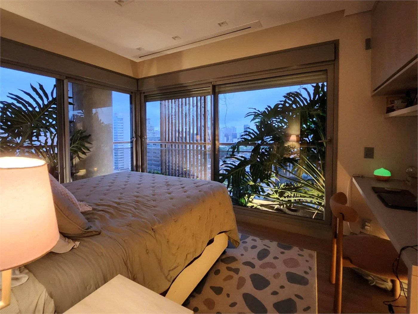 Apartamento à venda com 4 suítes em Jardim das Acácias, São Paulo, SP