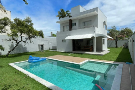 Casa à venda com 3 quartos, sendo 1 suíte, em Orla Norte, Porto Seguro - BA